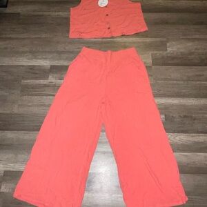 Wide-Leg Crop Pants and top in Coral